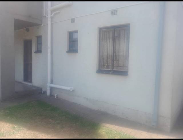 2 BEDROOM APARTMENT FOR SALE IN FLEURHOF